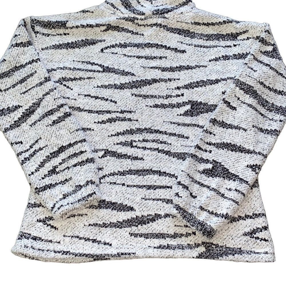 Maurice’s Zebra Pattern Sweater XSmall - Picture 2 of 5